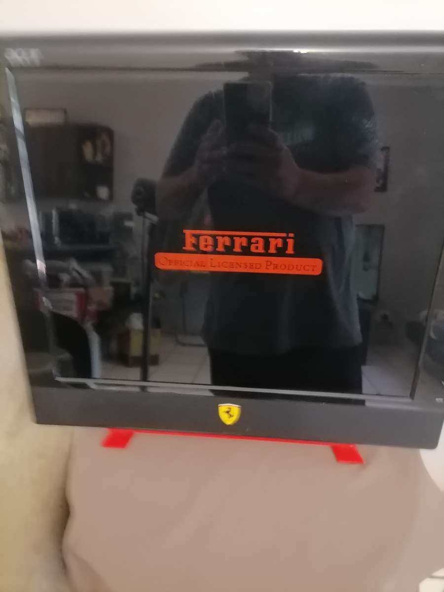 Acer Ferrari F-19 19" LCD Monitor with TV Tuner - CAN BE USED WITH OLD VINTAGE GAMING CONSOLE