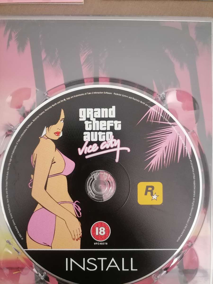 Grand Theft Auto Vice City PC WINDOWS 98/2000/ME/XP BIG BOX - WITH BOOKLET AND MAP/POSTER - NM