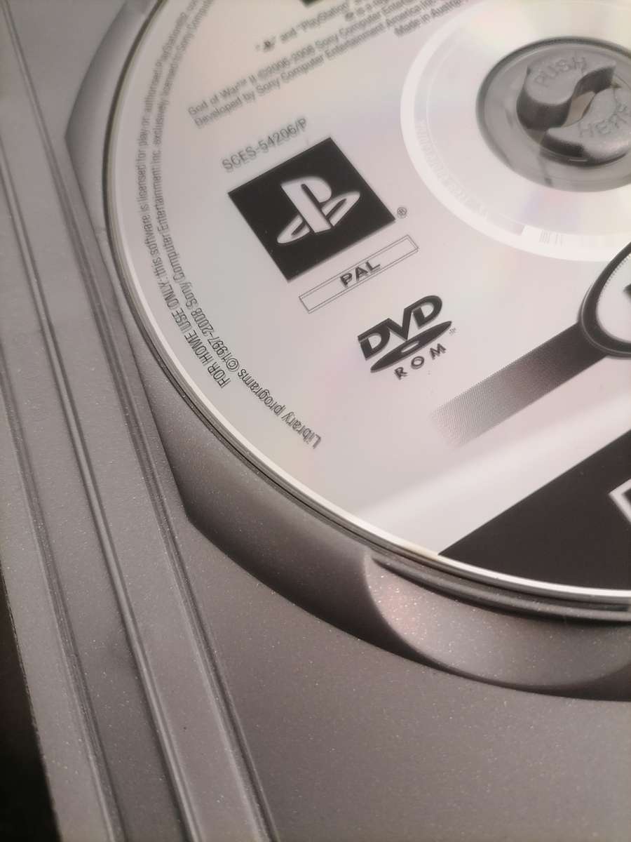 God Of War 2 - PLATINUM - Playstation 2 - WITH BOOKLET NEAR MINT CONDITION