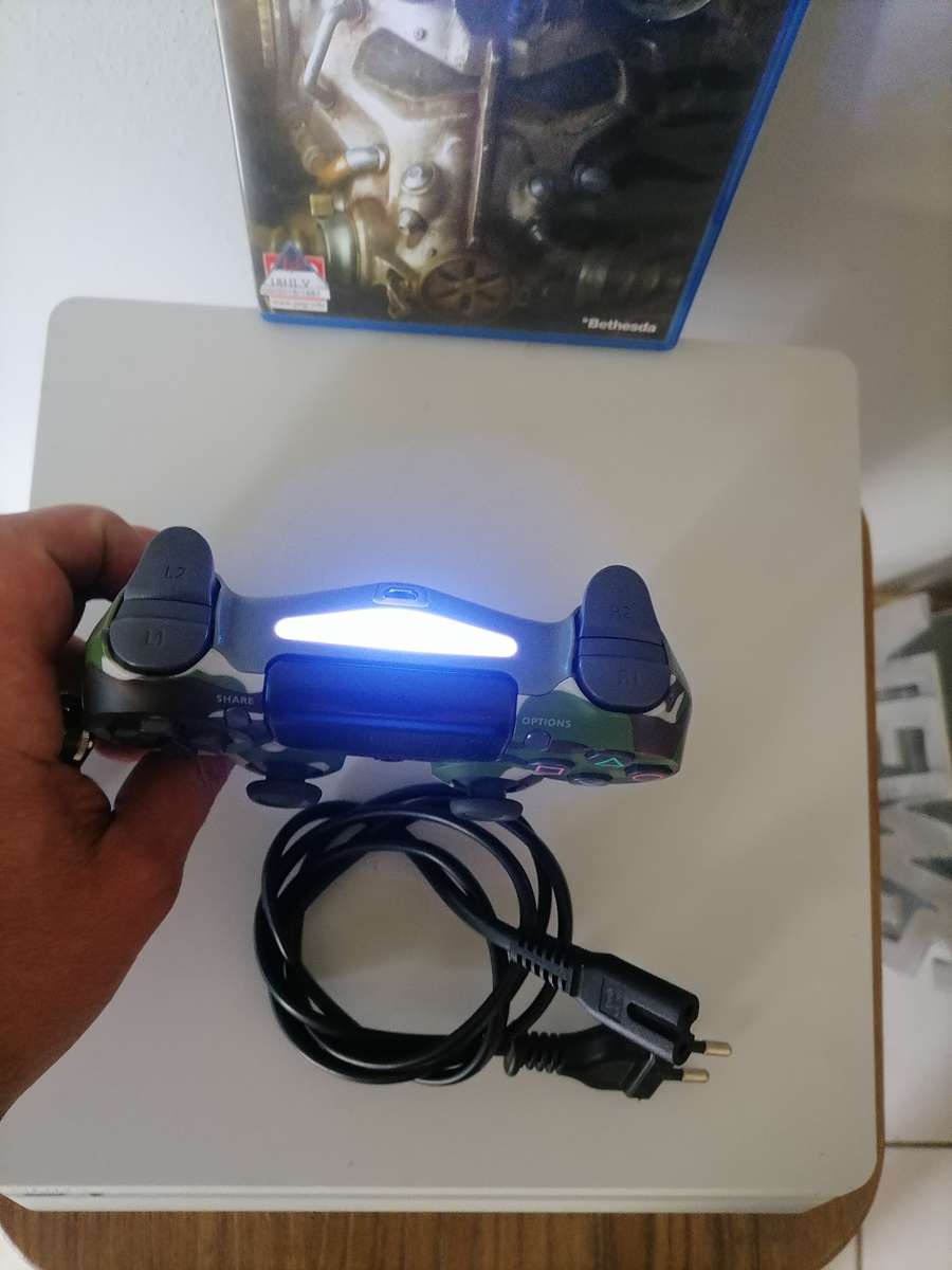 PLAYSTATION 4 Slim - 500GB - With PS4 Fallout 4 Game With Generic Controller - 100% WORKING