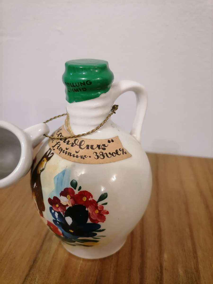 1920'S - Antique Anton Riemerschmid liquor 38 vol%, hand painted with tot glass sealed - AMAZING
