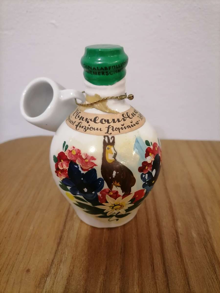 1920'S - Antique Anton Riemerschmid liquor 38 vol%, hand painted with tot glass sealed - AMAZING