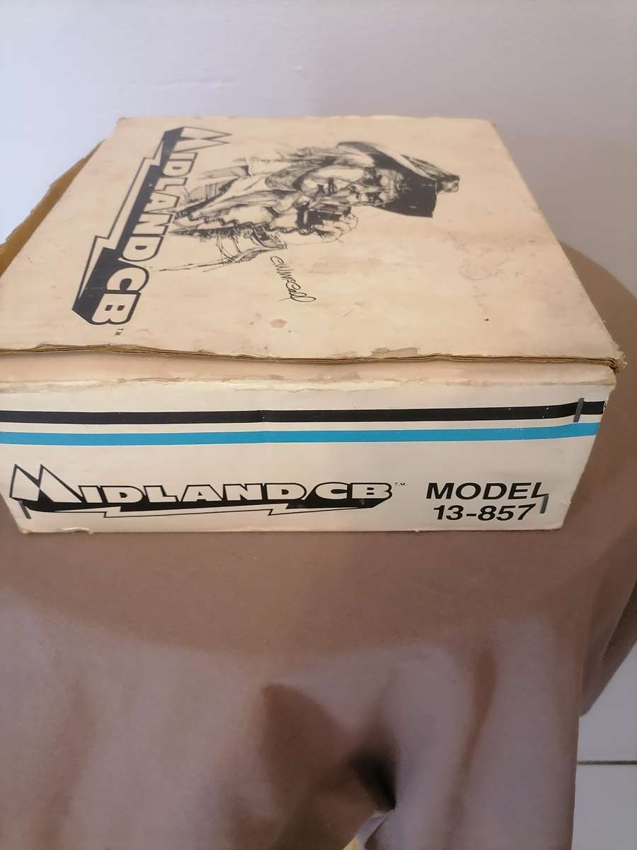 Vintage 1977 - Midland Model 13-857 CB RADIO BRAND NEW IN THE BOX NEVER BEEN USED
