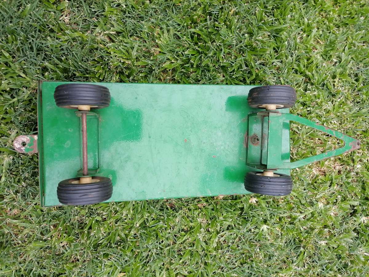 1 Piece good quality Viitage Olti Vetsak Steel farm toy from the 80's Trailer 44 CM X 15 CM X 14 CM