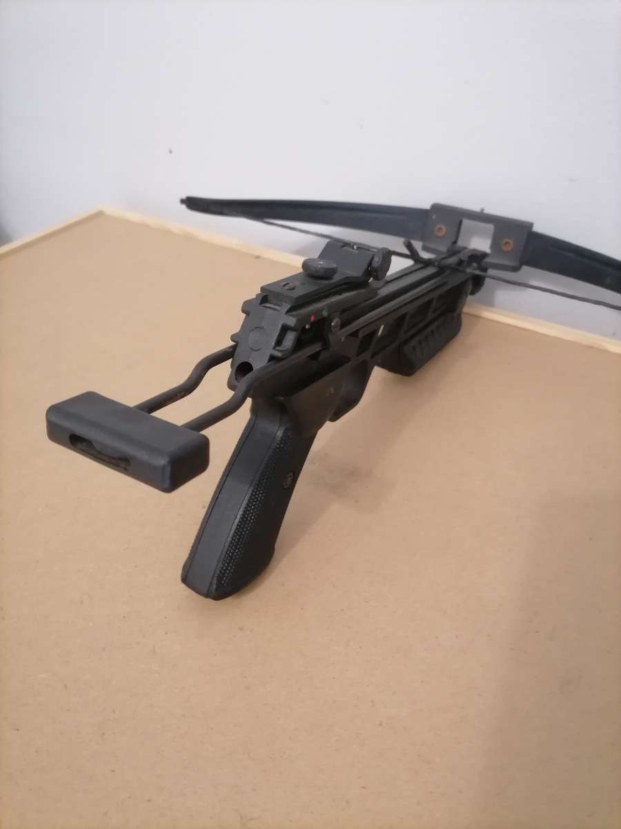 Crisbow Defender - EXCELLENT CONDITION