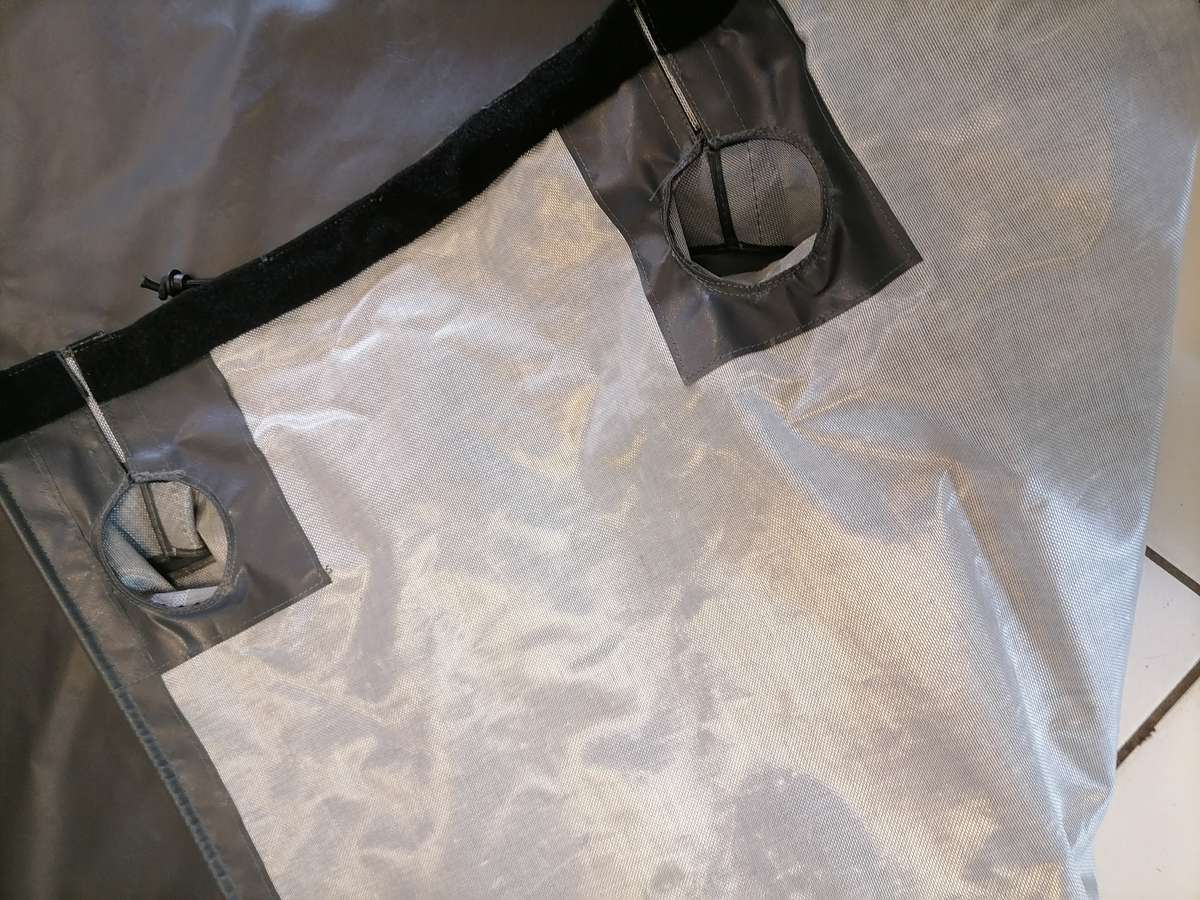 Toyota Clubcab / Cab and a half Cover with Stabilizer Bar Brand New Never Been Used - 1,75m x 1,61m