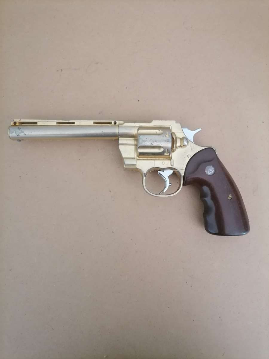 Magnum 44 Gun Lighter 30 CM - NOT TESTED AS IT DOSE NOT HAVE GAS - WOODEN GRIP