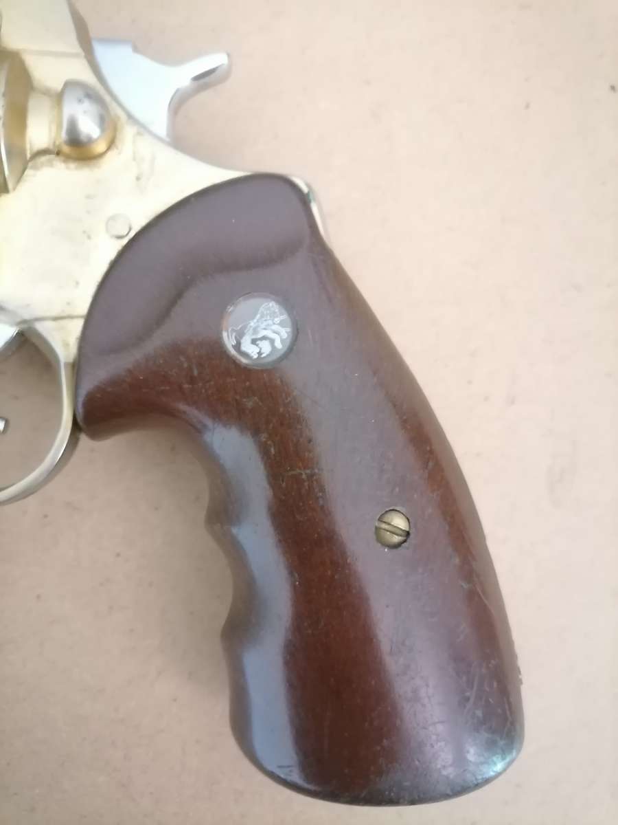 Magnum 44 Gun Lighter 30 CM - NOT TESTED AS IT DOSE NOT HAVE GAS - WOODEN GRIP