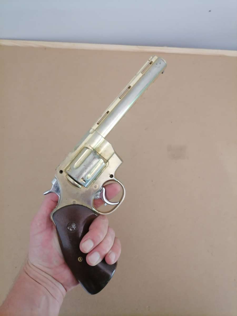 Magnum 44 Gun Lighter 30 CM - NOT TESTED AS IT DOSE NOT HAVE GAS - WOODEN GRIP