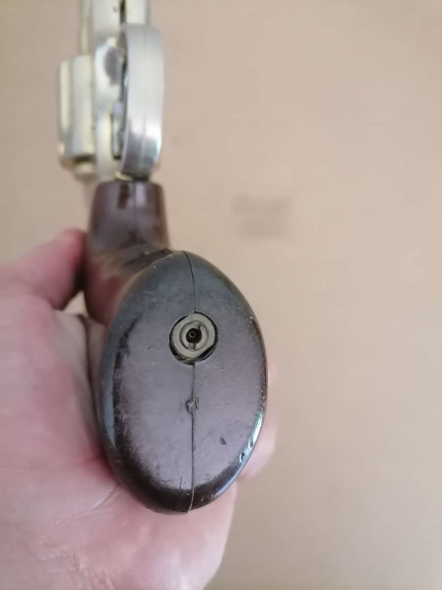 Magnum 44 Gun Lighter 30 CM - NOT TESTED AS IT DOSE NOT HAVE GAS - WOODEN GRIP