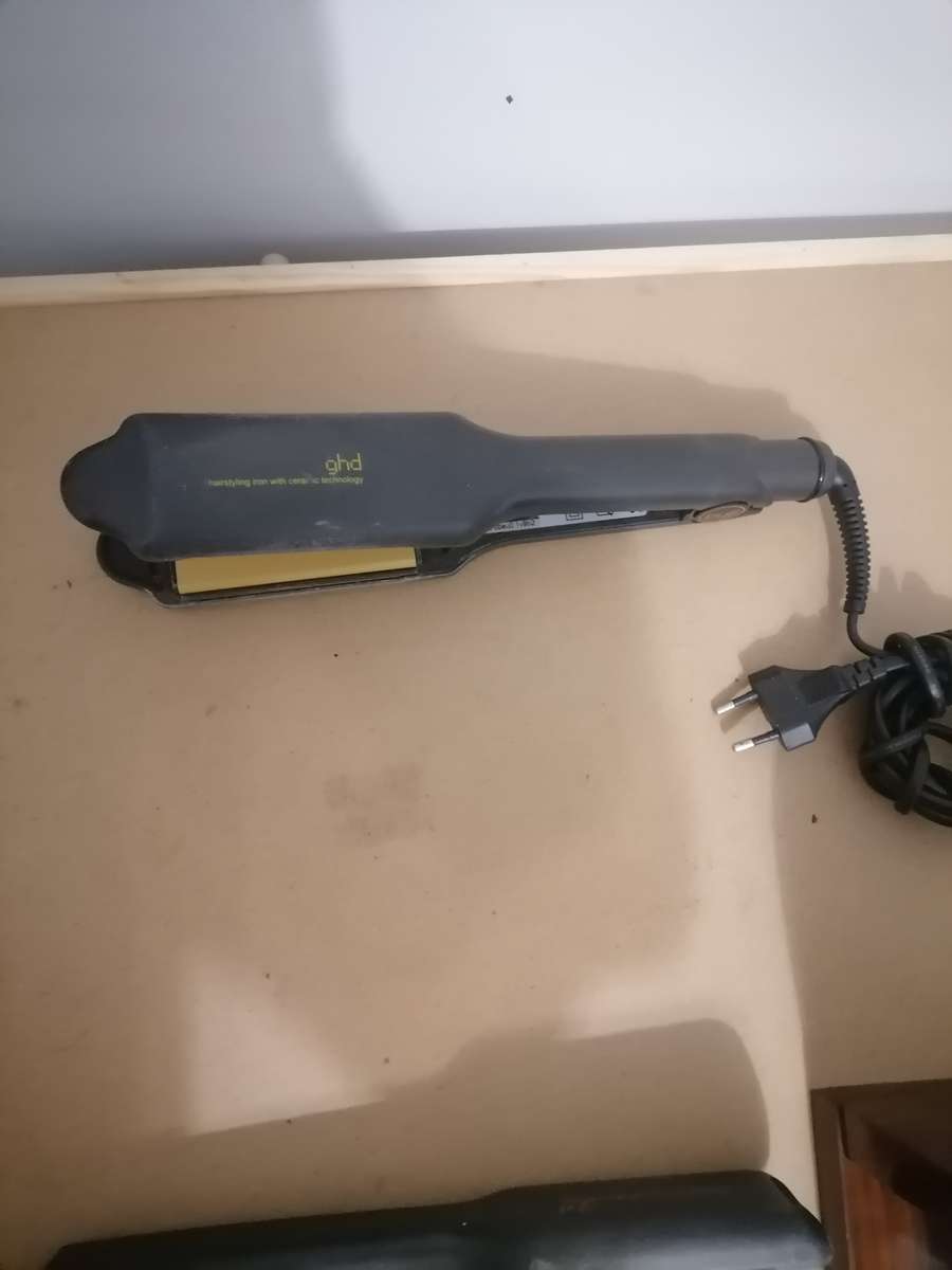 GHD SS - STRATINING IRON - JEMELIA LIMITED 220-240 -V - 100% WORKING