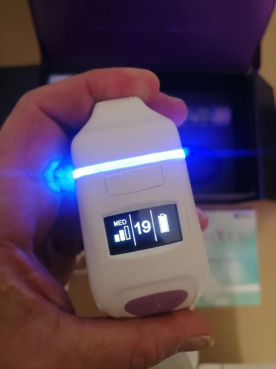 **R9200**  Palo Via at home Laser Treatment SYSTEM + SERUM - 100% COMPLETE WORKING