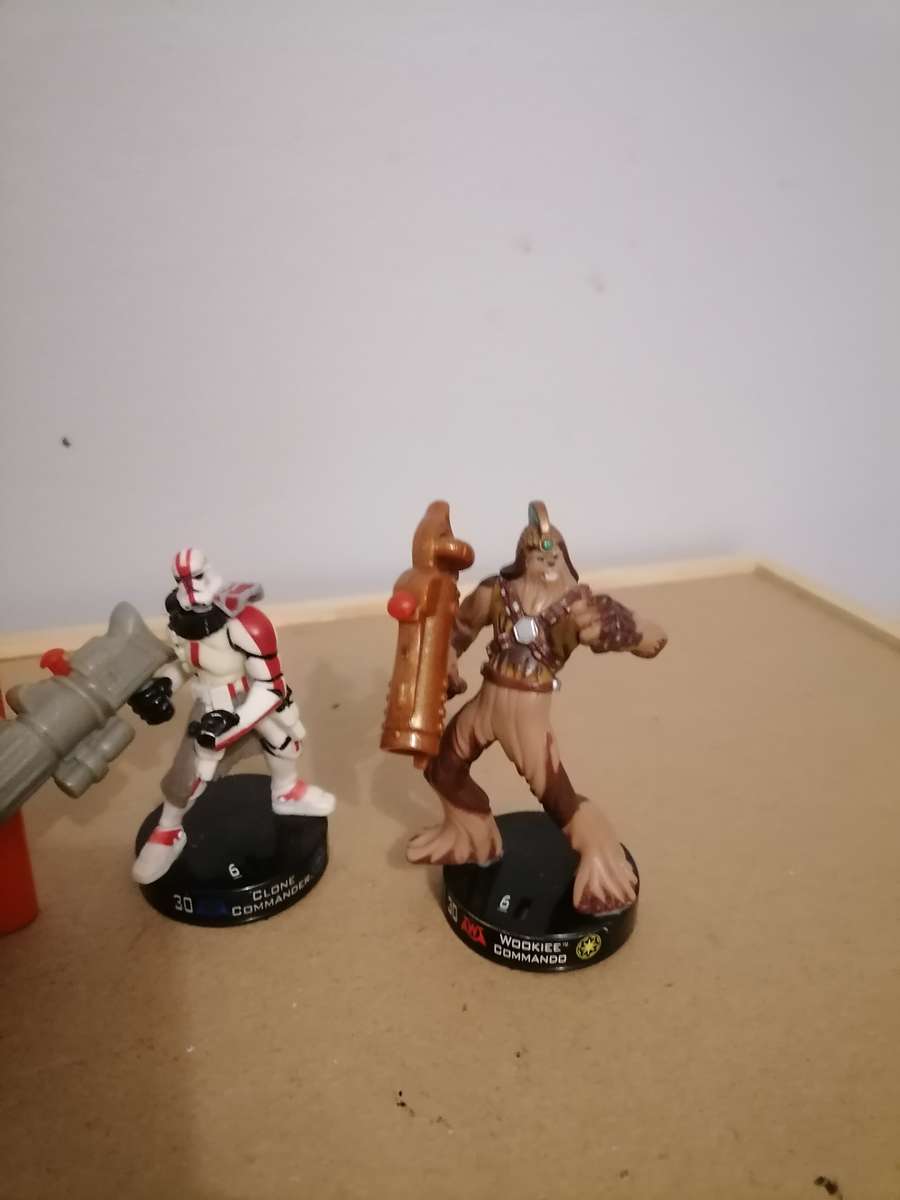 2005 LFL Hasbro Star Wars action figures Lot of 8 - DARTH VADER, WOOKIEE COMMANDO, WOOKIEE WARRIOR,