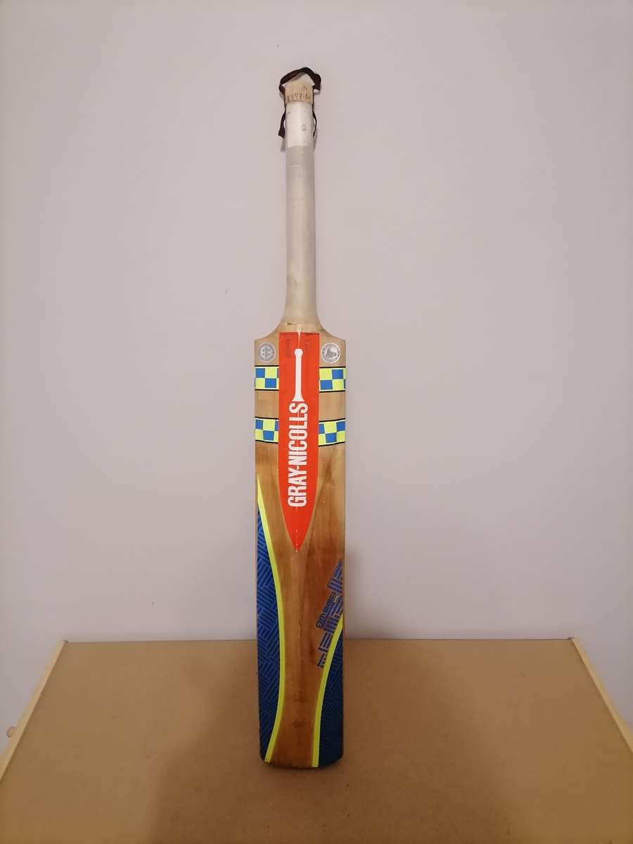 Gray Nicolls omega xrd Destroyer no 4 Cricket Bat Hand Crafted from English Willow