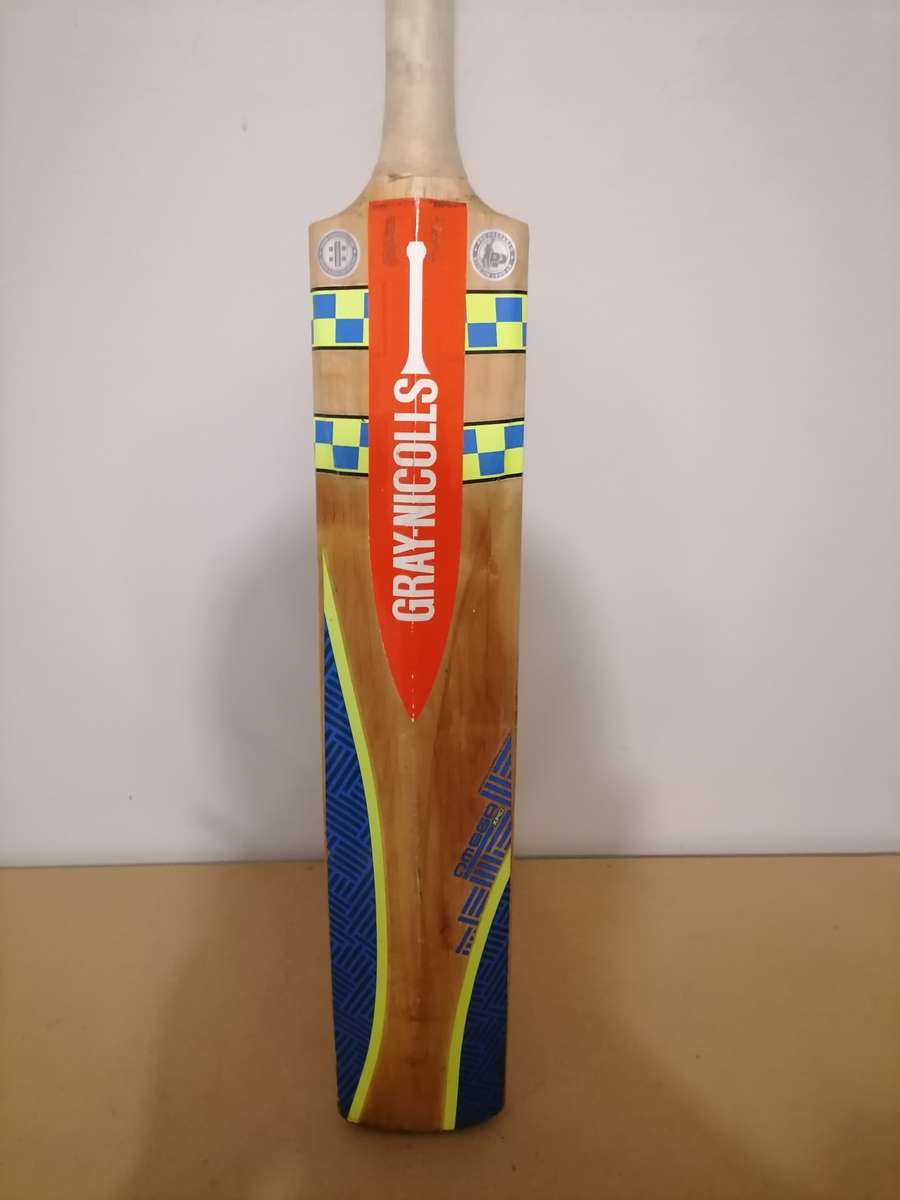 Gray Nicolls omega xrd Destroyer no 4 Cricket Bat Hand Crafted from English Willow
