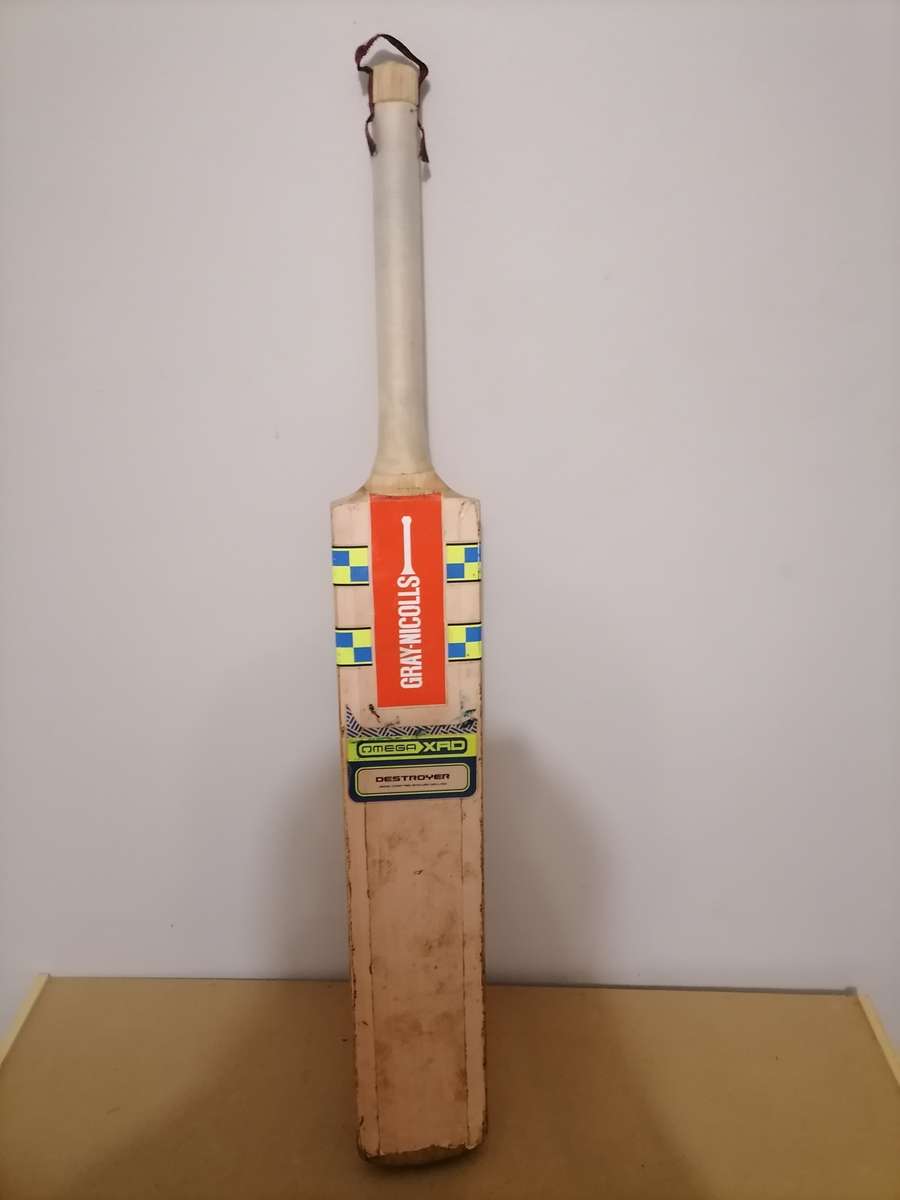 Gray Nicolls omega xrd Destroyer no 4 Cricket Bat Hand Crafted from English Willow