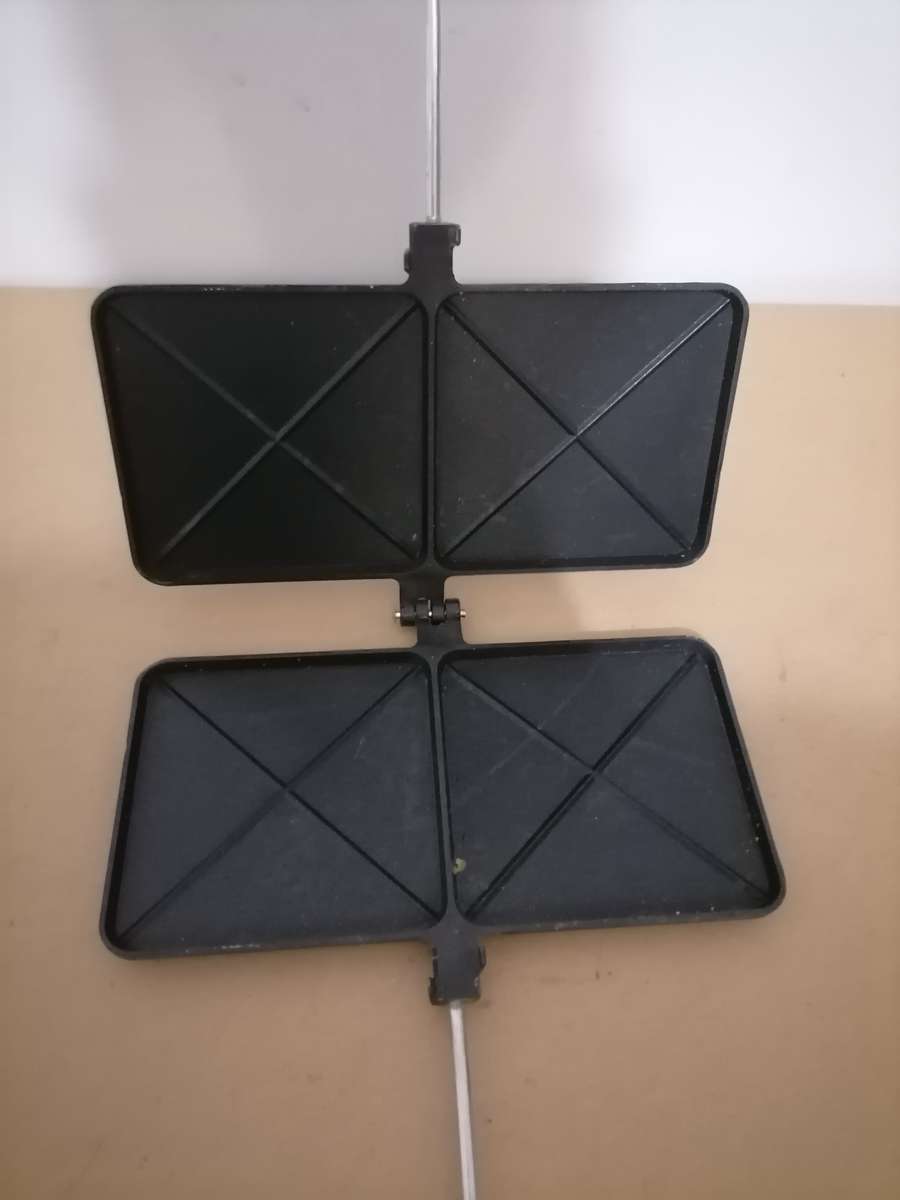 Double Toasted Sandwhiches or Braaibroodjies Toaster - AMAZING CONDITION