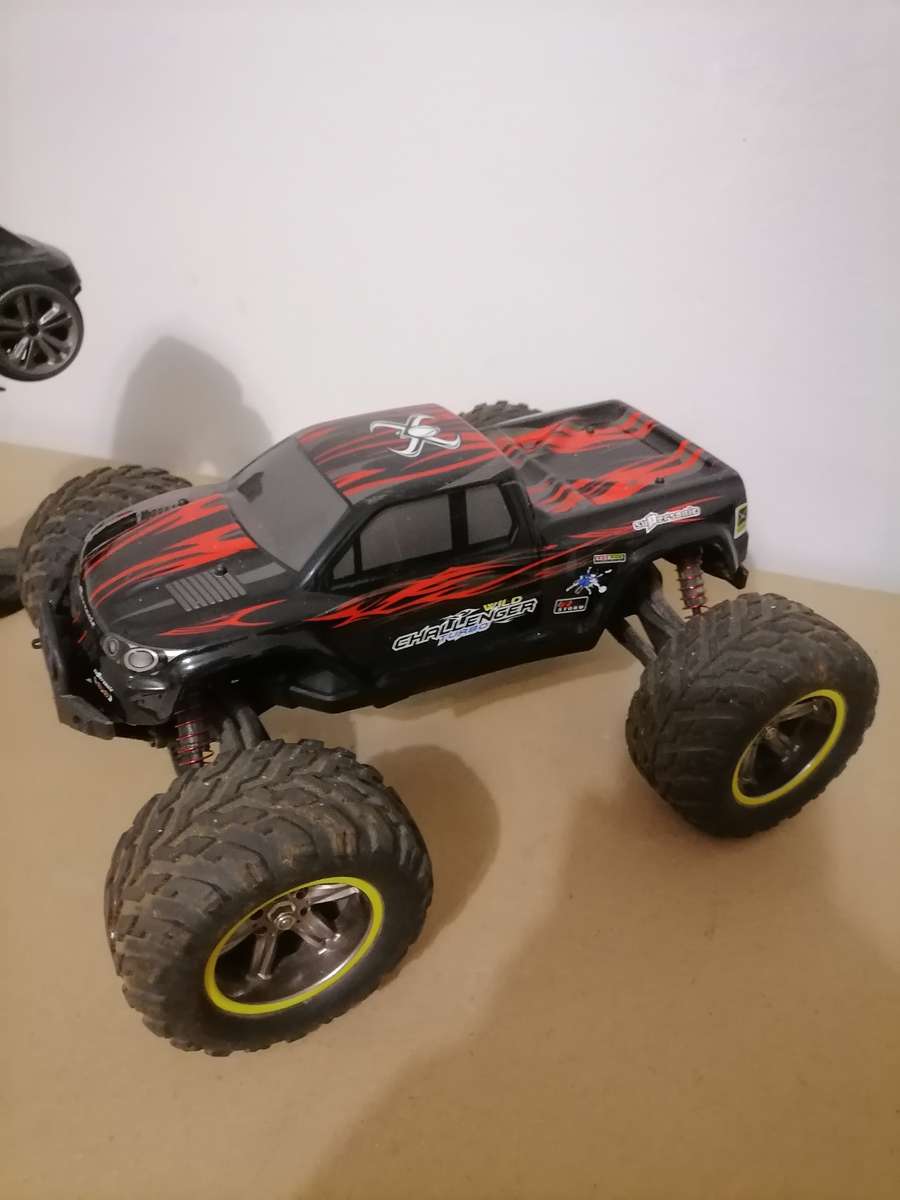 GP TOYS - R/C 1/12 2.4GHz 2WD / 36km/h X9115 Brushed Truck (32cm long) - RED - WORKING CONDITION