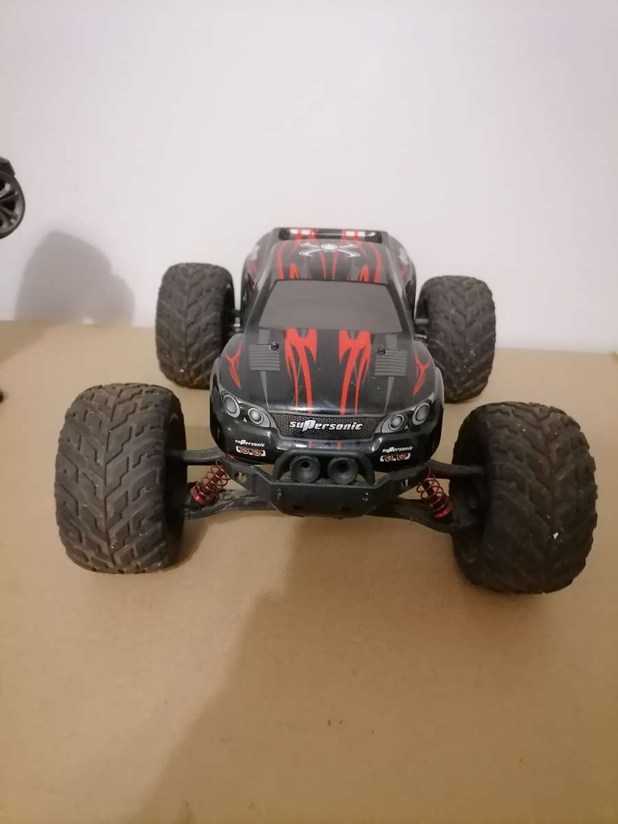 GP TOYS - R/C 1/12 2.4GHz 2WD / 36km/h X9115 Brushed Truck (32cm long) - RED - WORKING CONDITION