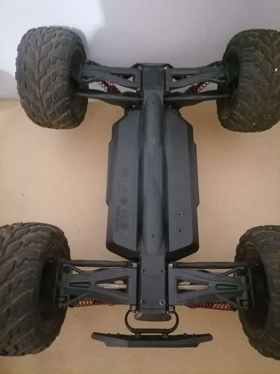 GP TOYS - R/C 1/12 2.4GHz 2WD / 36km/h X9115 Brushed Truck (32cm long) - RED - WORKING CONDITION