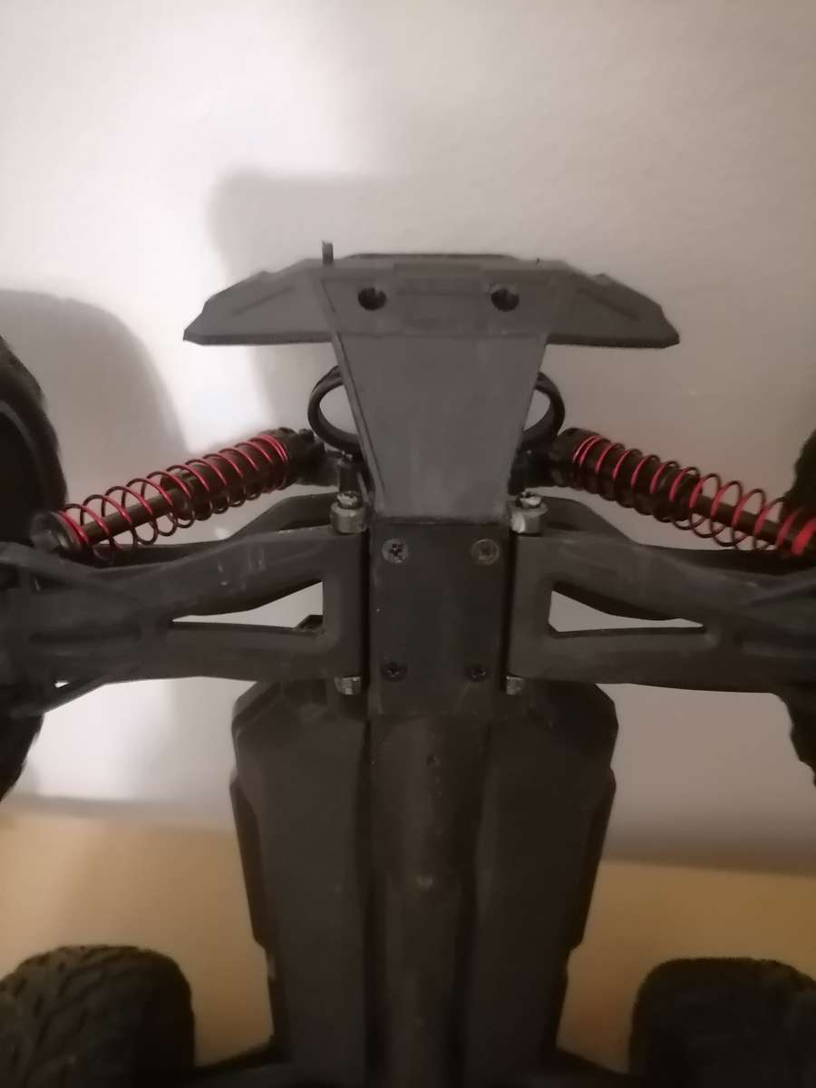 GP TOYS - R/C 1/12 2.4GHz 2WD / 36km/h X9115 Brushed Truck (32cm long) - RED - WORKING CONDITION