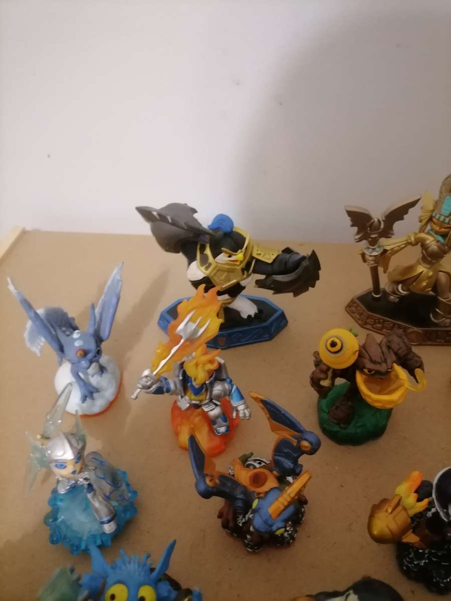 Skylanders 22 Figures - Don't Miss Out