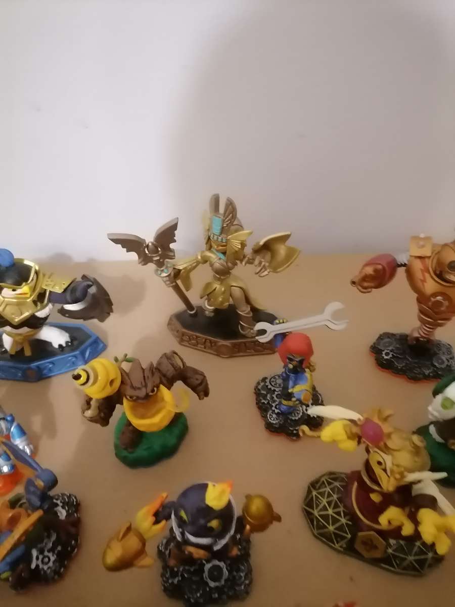 Skylanders 22 Figures - Don't Miss Out