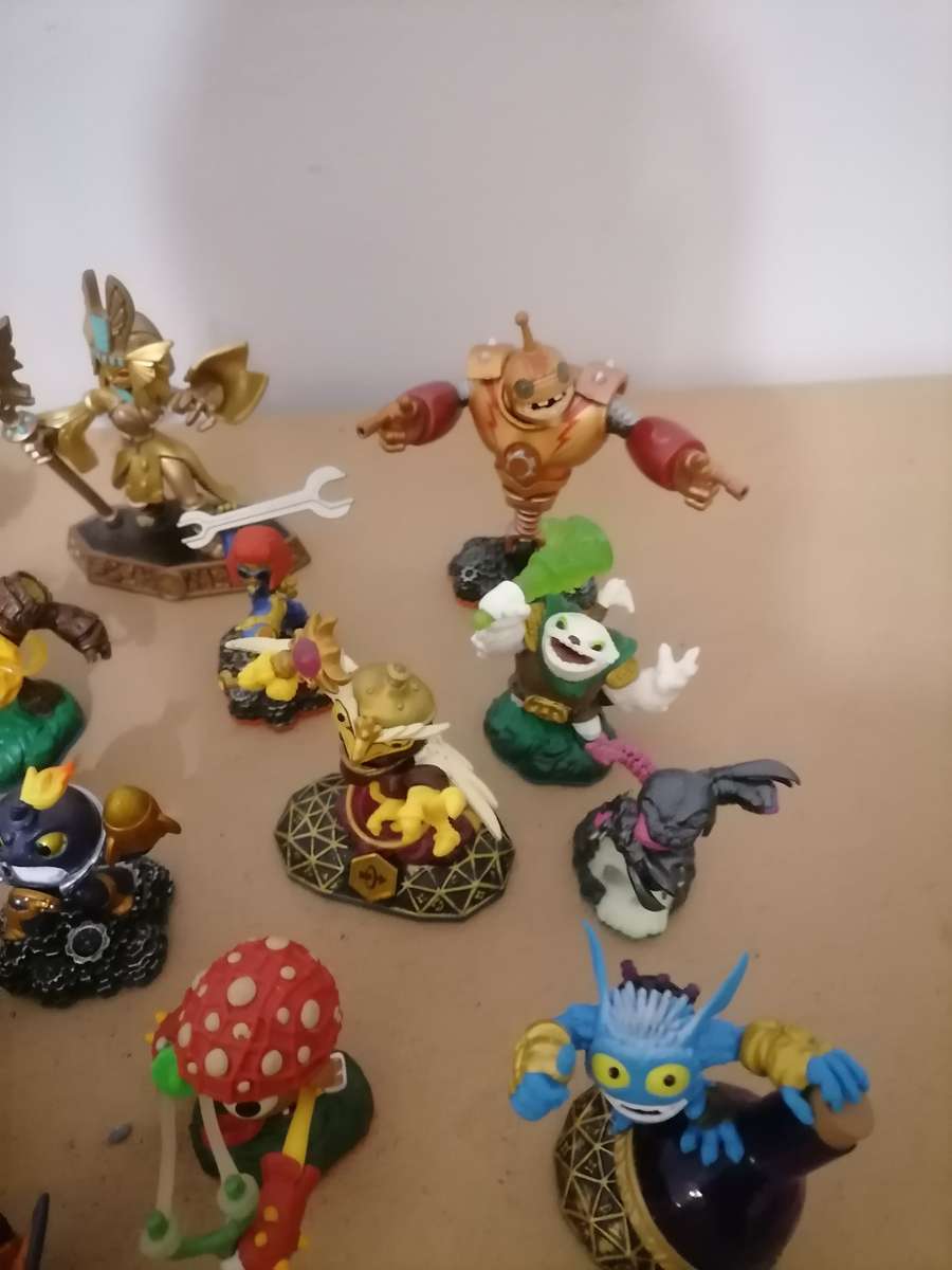 Skylanders 22 Figures - Don't Miss Out