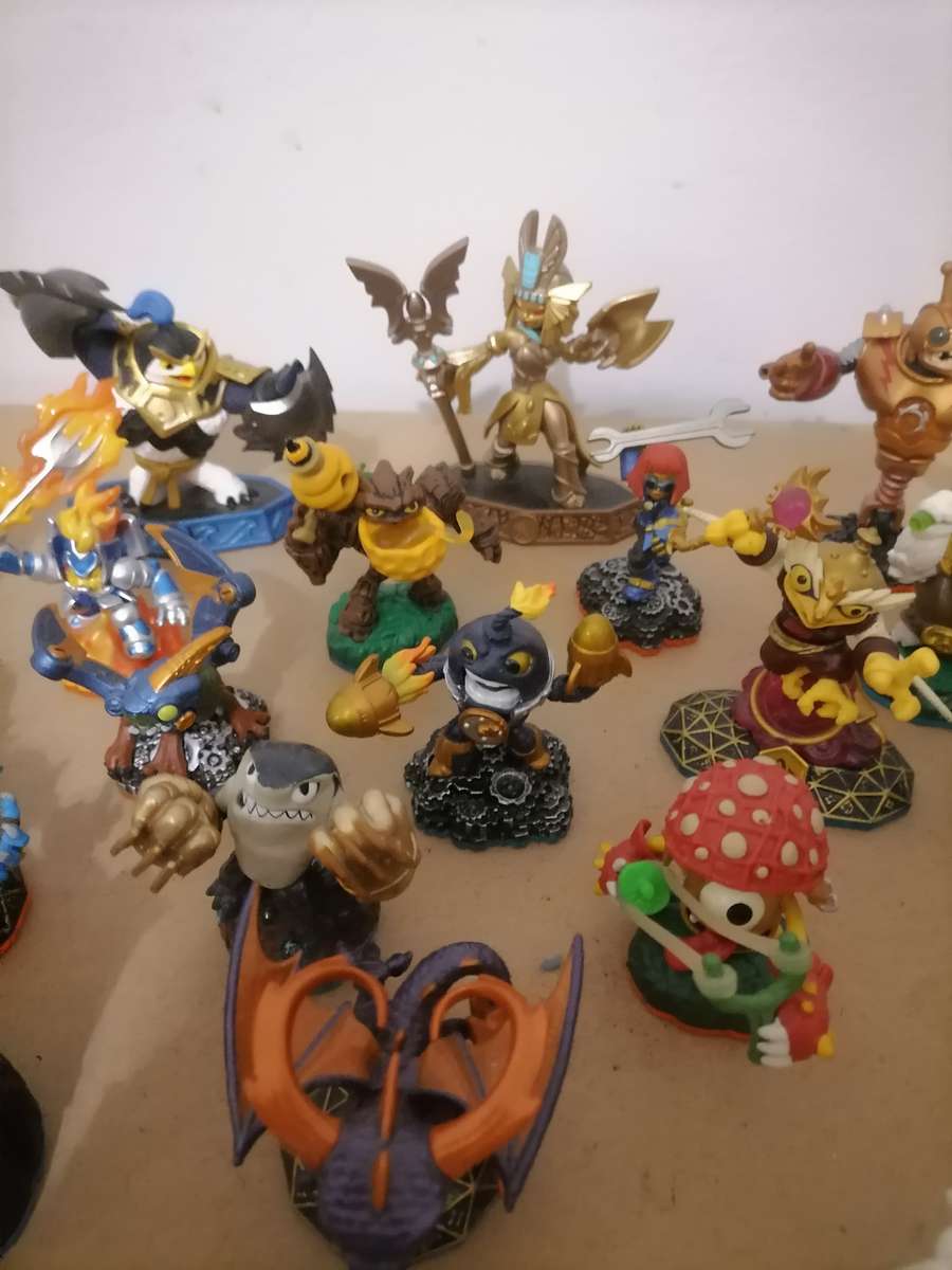 Skylanders 22 Figures - Don't Miss Out