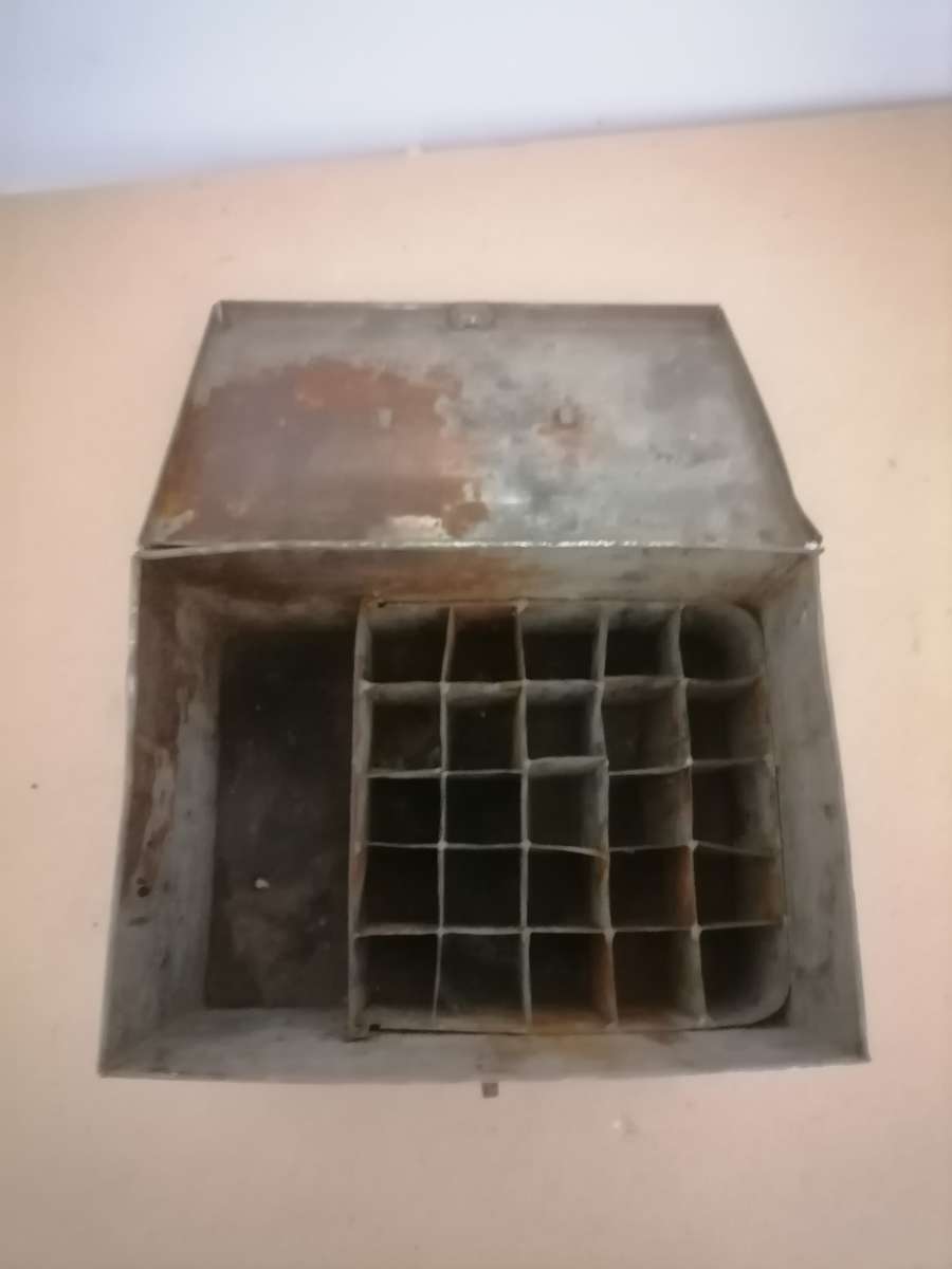 ECHTE HUIS APOTEEK-LENNON'S MEDICINE BOX - VERY RARE