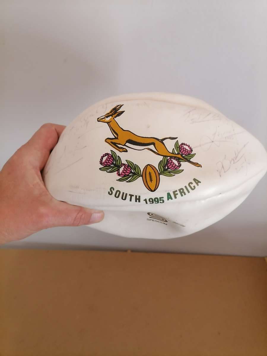 1995 SPRINGBOK WORLD CUP LEATHER RUGBY BALL SIGNED