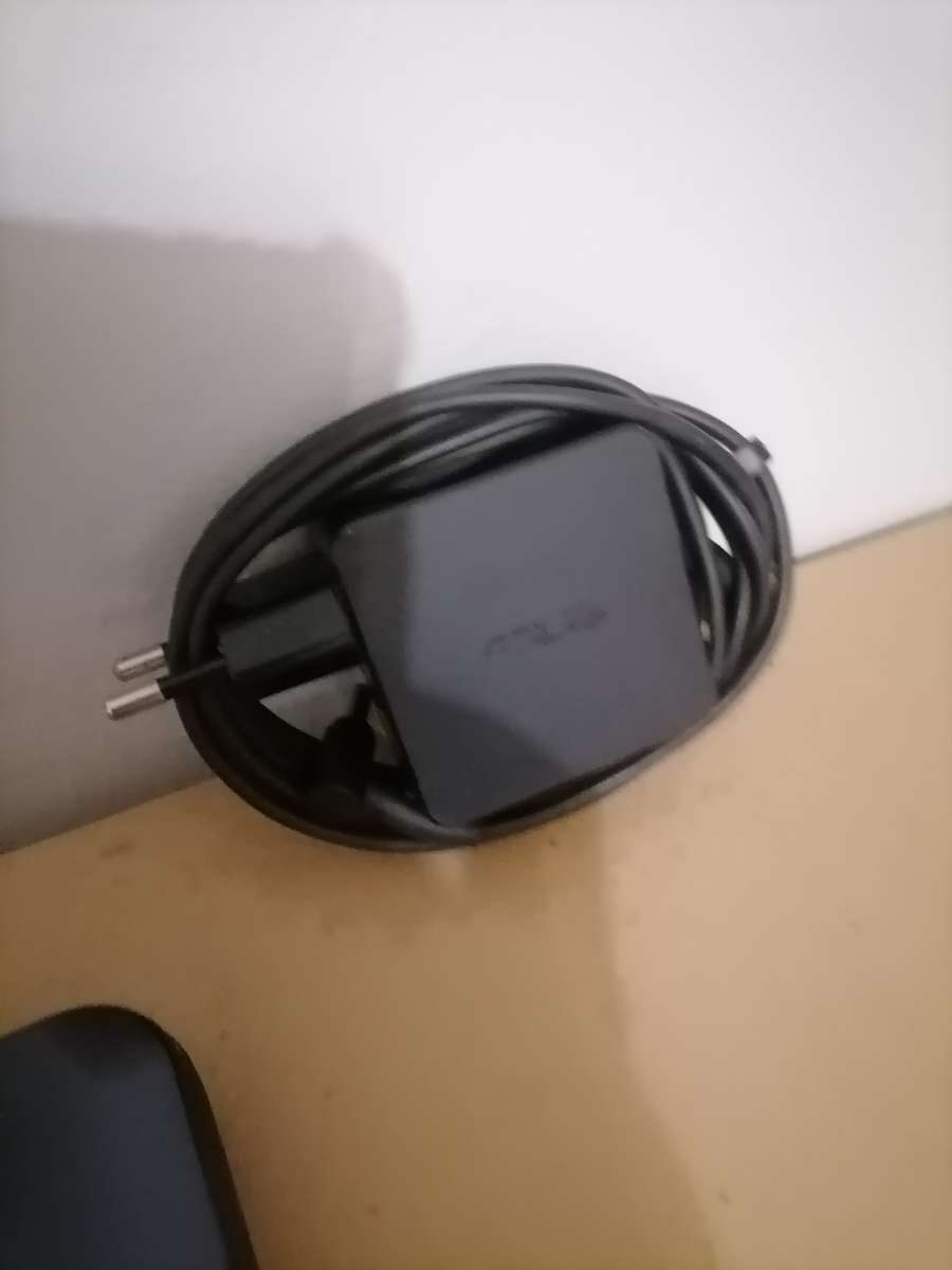 Asus vivobook x543ua-gq3338t - i3 6th or 7th Gen - ORIGINAL CHARGER - EXCELLENT CONDITION - 15,6 inc