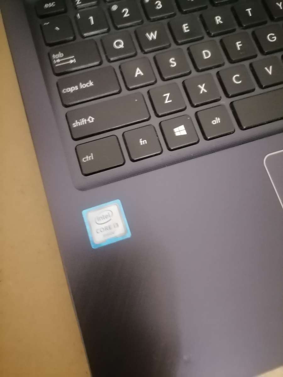 Asus vivobook x543ua-gq3338t - i3 6th or 7th Gen - ORIGINAL CHARGER - EXCELLENT CONDITION - 15,6 inc