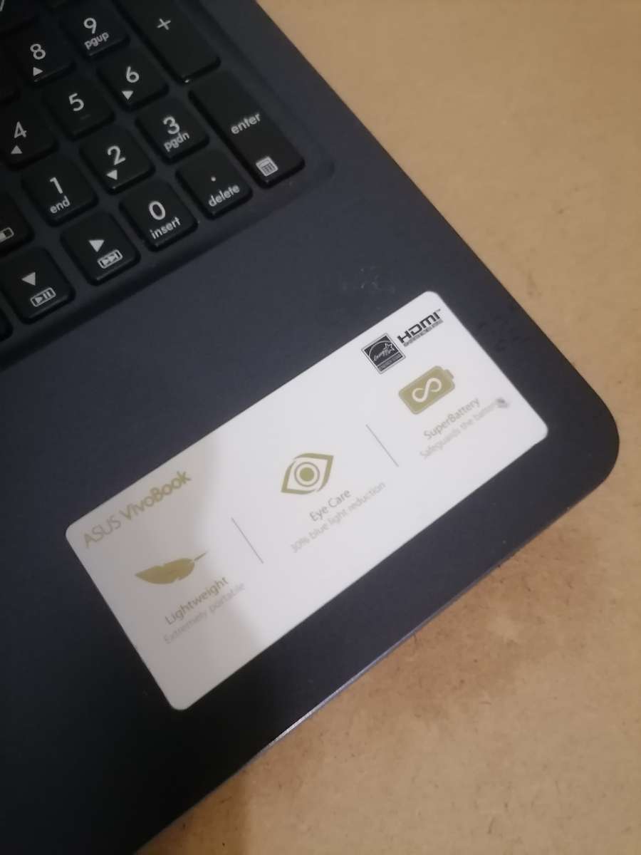 Asus vivobook x543ua-gq3338t - i3 6th or 7th Gen - ORIGINAL CHARGER - EXCELLENT CONDITION - 15,6 inc