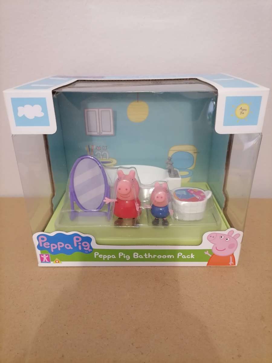 Peppa Pig Bathroom Pack with Peppa & George figure. Comes with a bright backdrop NEW 2008