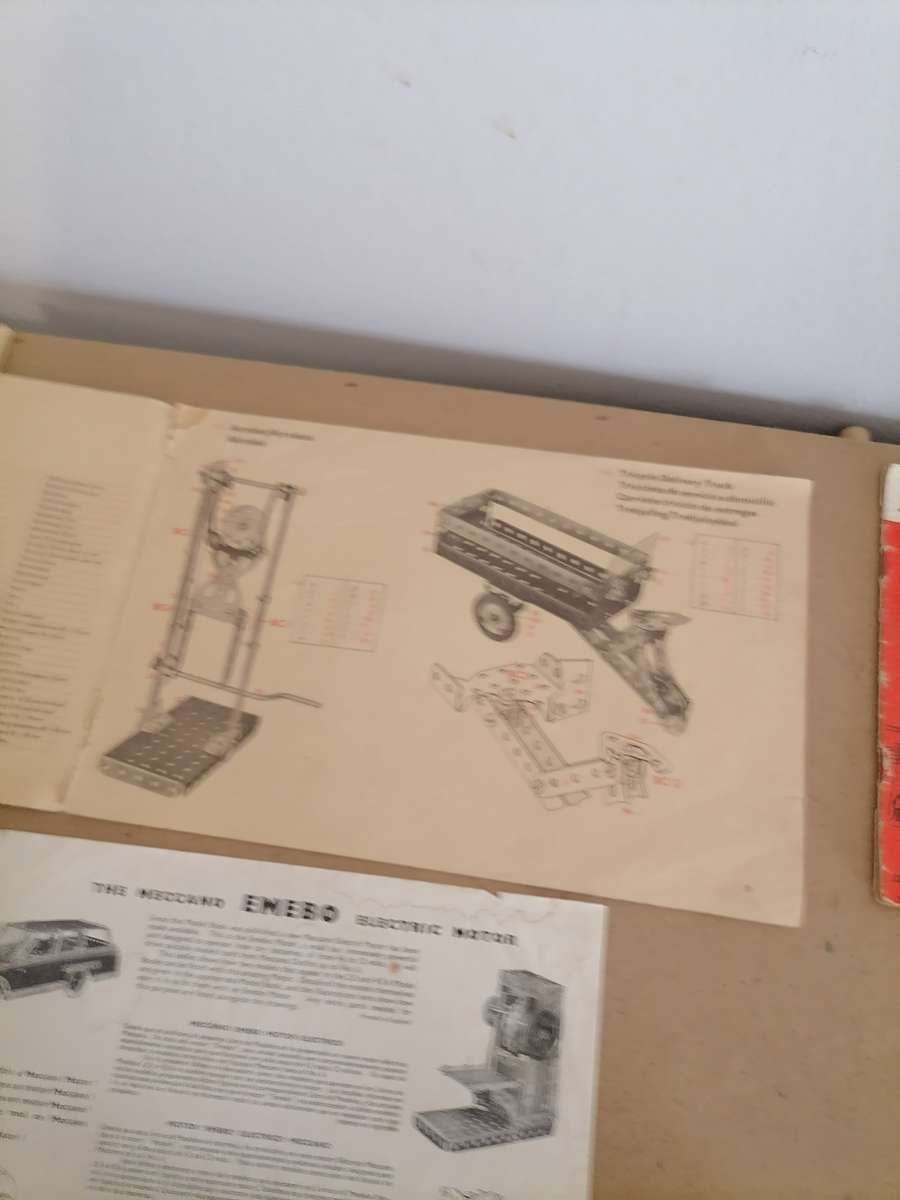 VINTAGE Meccano LIMITED BINNS ROAD LIVERPOOL 13 ENGLAND BOOKS 1/2/3 - REST FOR FREE