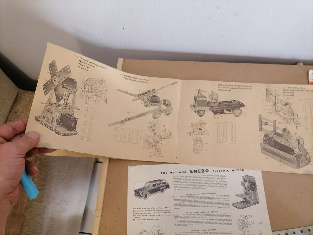 VINTAGE Meccano LIMITED BINNS ROAD LIVERPOOL 13 ENGLAND BOOKS 1/2/3 - REST FOR FREE