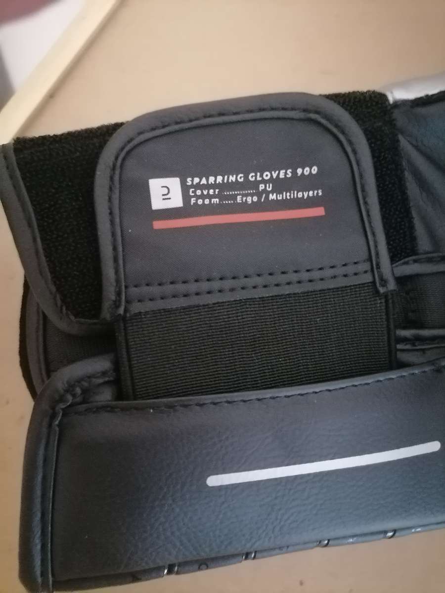 OUTSHOCK Boxing Sparring Gloves 900 - Size_Weight / 16 Oz - Black/Silver - Advanced Boxing Gear