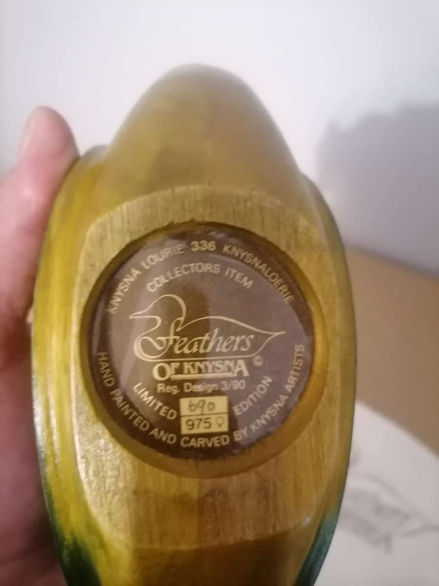 Feathers Gallery Knysna Birds of Africa Lourie Hand Carved Limited Edition - 690/975 - Original Bag