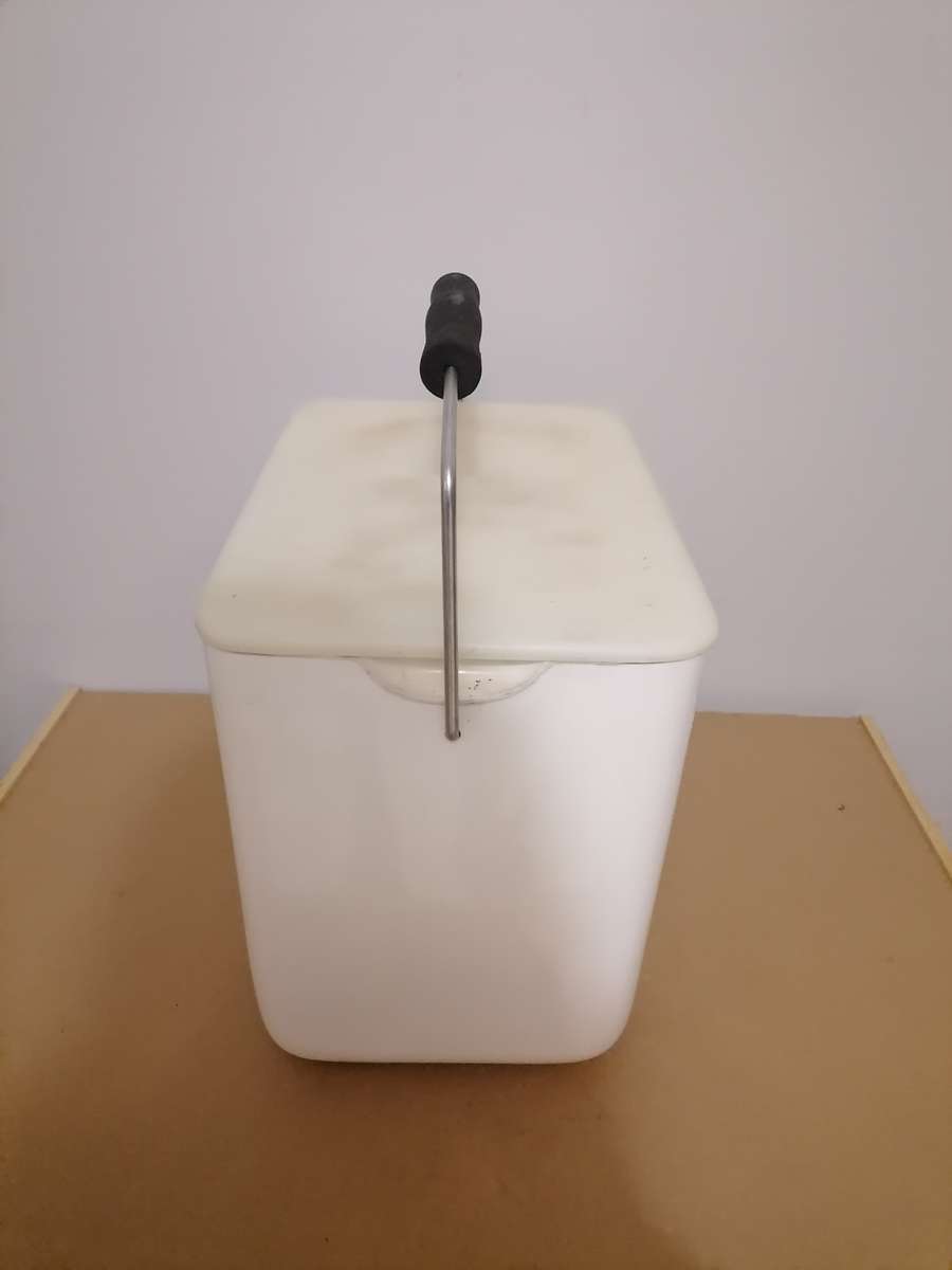 Safari Chiller Fibre Glass Cooler 12l - Good used condition - Cooler Great inside