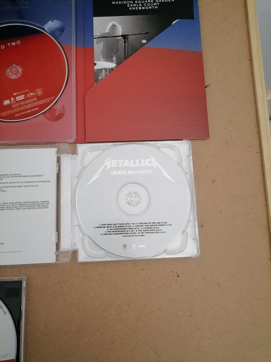 Music Bundle - 1 X Metallica CD 1 X BOB MARLEY CD 1 X GUN'S N ROSES CD 1 X LED ZEPPELIN 2 DVD'S