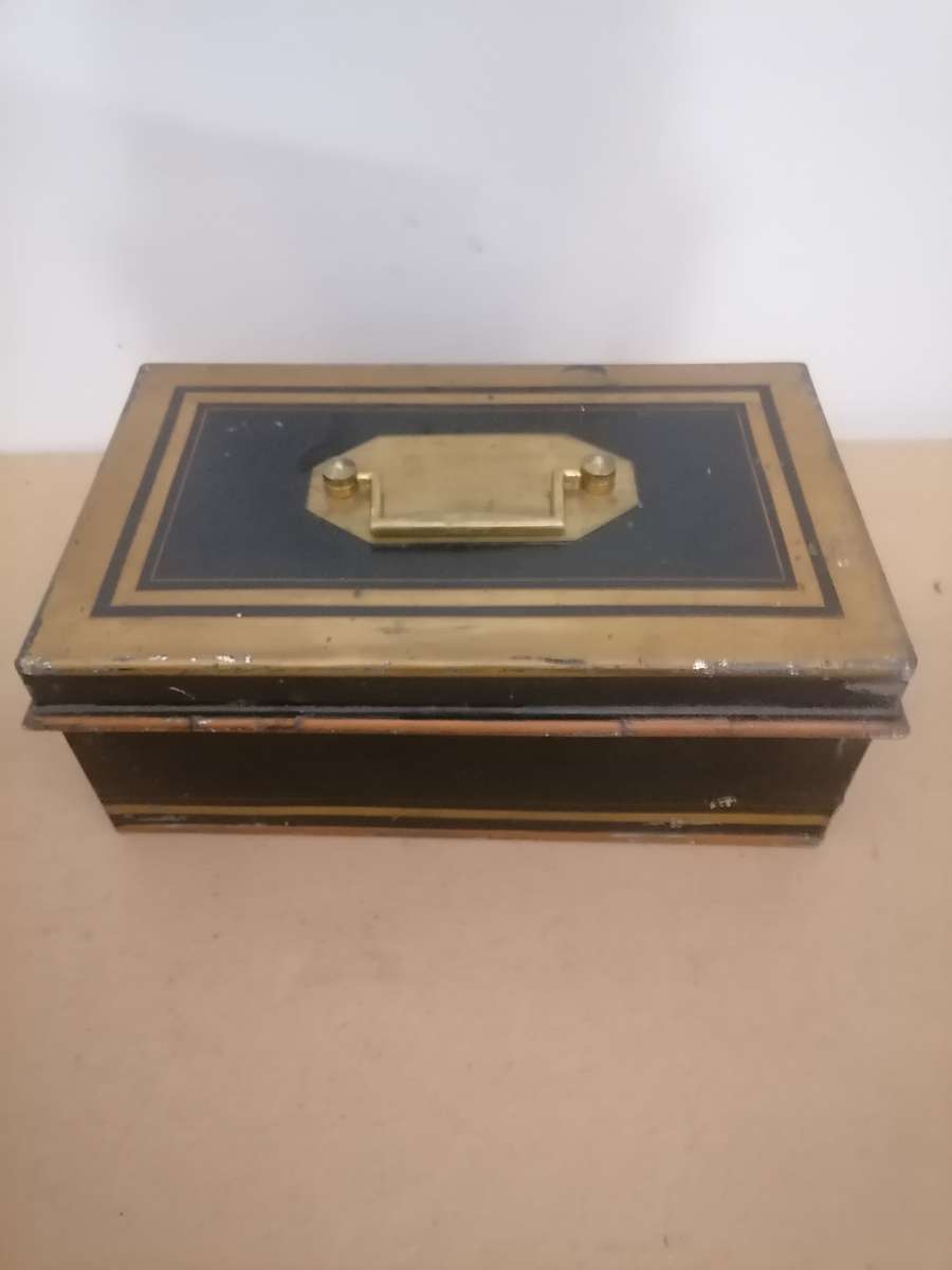 50s vintage black & gold cash tin - British made - LARGE - 31 CM X 19 CM X 12 CM - AMAZING CONDITION