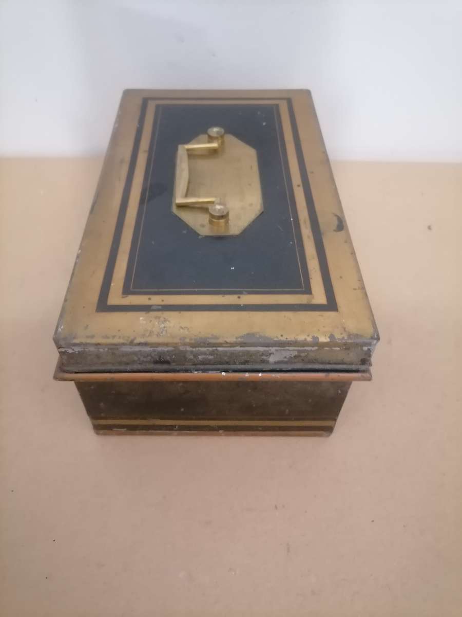 50s vintage black & gold cash tin - British made - LARGE - 31 CM X 19 CM X 12 CM - AMAZING CONDITION