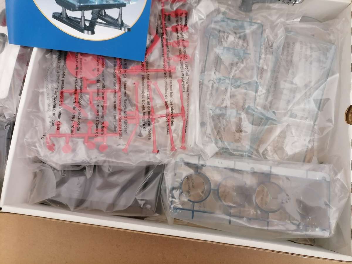 Humbrol Young Scientist Jet Engine Science Kit - Brand New Complete