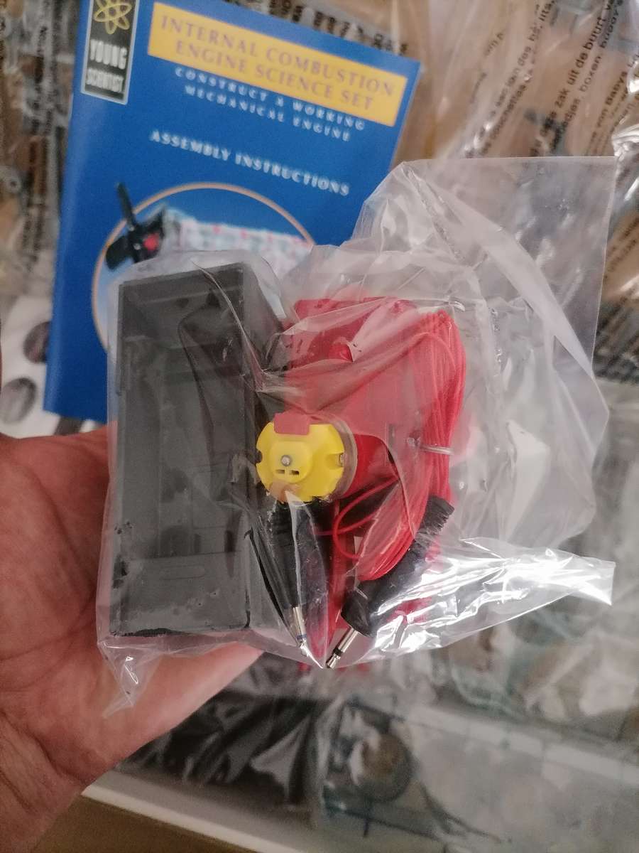 Humbrol Young Scientist Jet Engine Science Kit - Brand New Complete