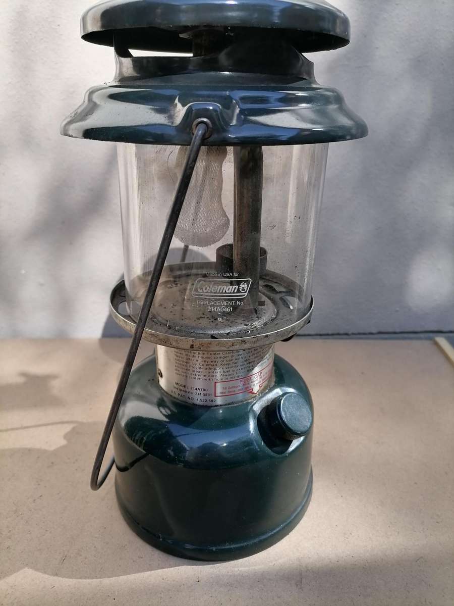 VINTAGE 1989 COLEMAN MODEL 214A700 KEROSENE LANTERN, ORIGINAL GLASS - MADE IN USA 0591 - WORKING