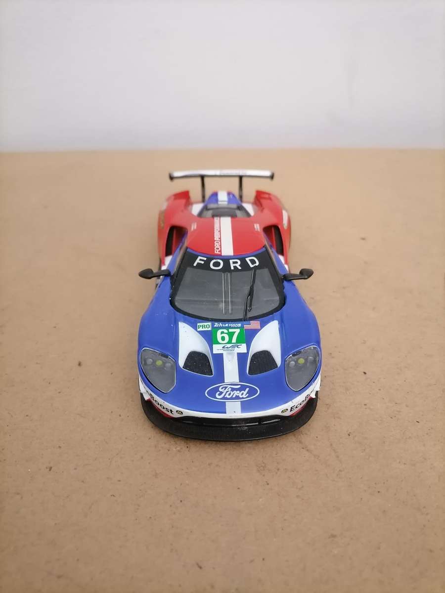 2017 My bburago 1:32 Ford gt race car wec 1:32 Scale - Die Cast - Perfect CONDITION