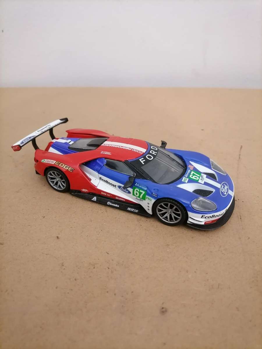 2017 My bburago 1:32 Ford gt race car wec 1:32 Scale - Die Cast - Perfect CONDITION