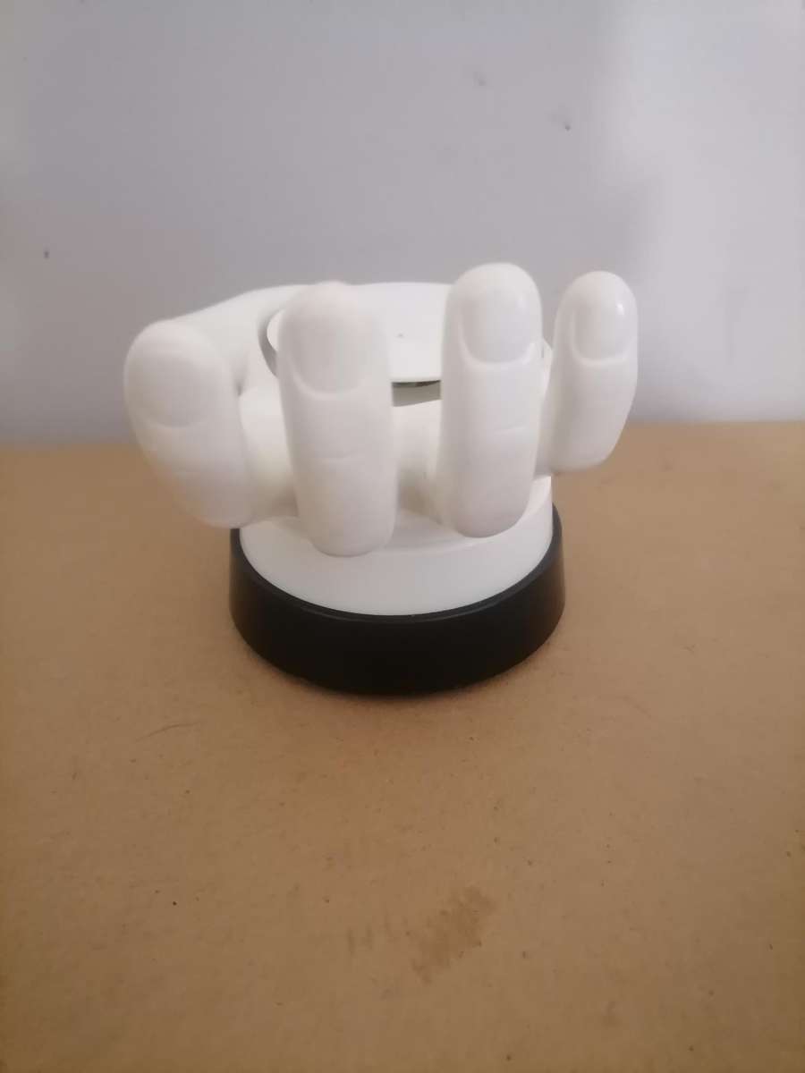 1986 - MOTORIZED TABLE BUTLER MOTORIZED HAND DRINK SERVER BY E & B GIFTWARE - 100% WORKING