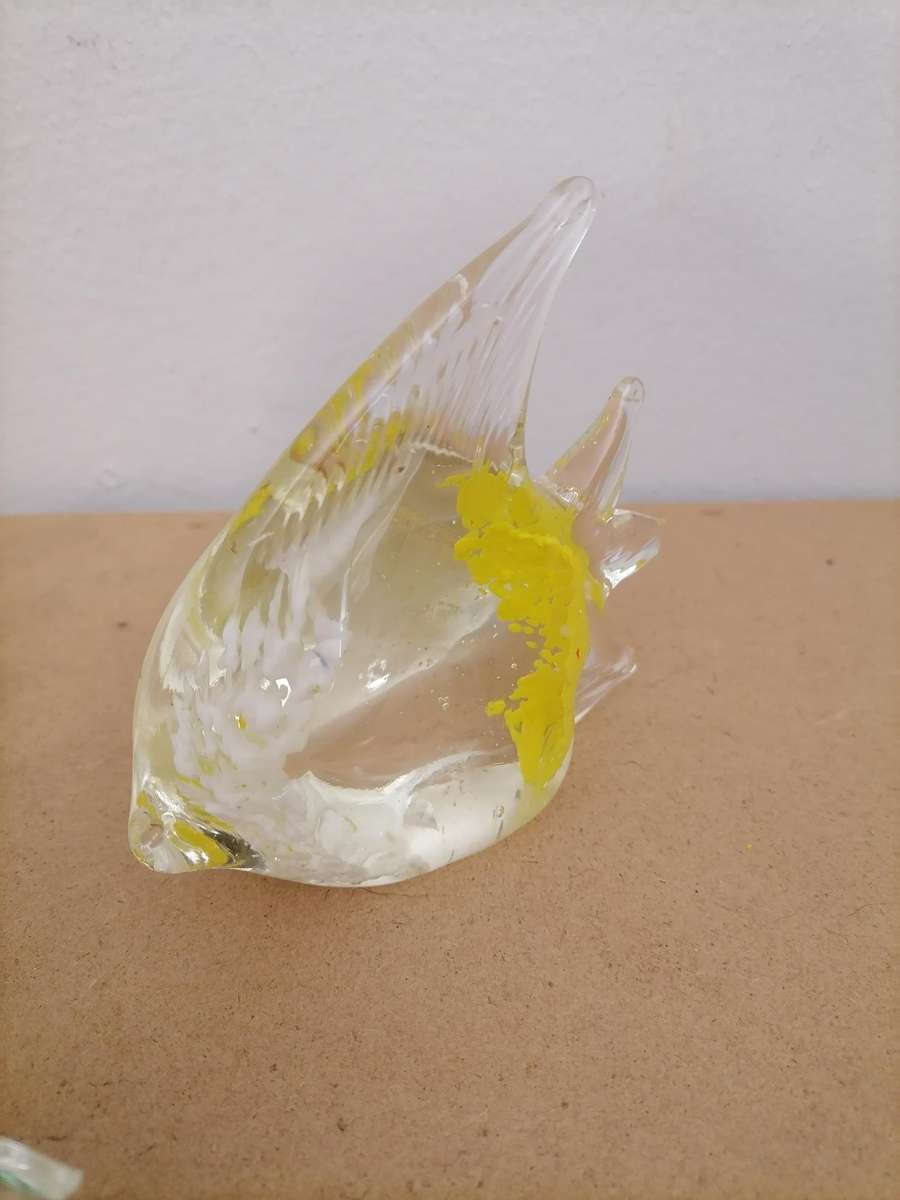 Murano Style Art Glass 2 Yellow 2 Red 1 Green White Hand Blown Angel Fish Paperweight 5pc